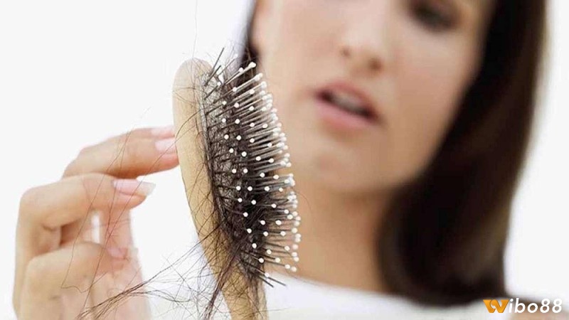 Mơ thấy người yêu bị rụng tóc cho thấy sự không hòa hợp giữa hai bạn