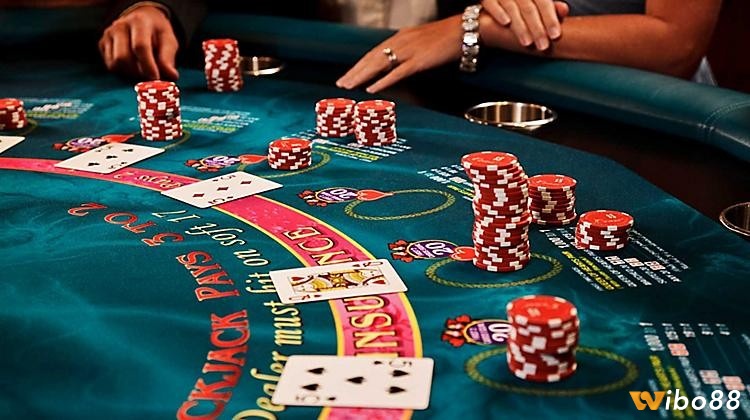 Đối với người mới bắt đầu chơi blackjack đổi thưởng, việc nắm vững chiến thuật cơ bản là vô cùng quan trọng