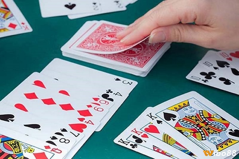 Bộ bài baccarat – linh hồn của trò chơi với hơn 500 năm lịch sử và cấu trúc đặc biệt lên đến 416 lá