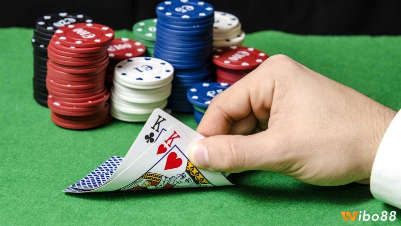 Thành công trong deep stack không chỉ nằm ở bài đẹp – đó là nghệ thuật kiểm soát pot và quản lý chip một cách khoa học