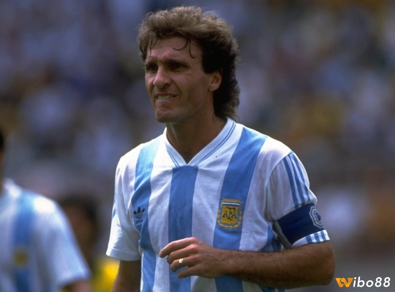 Daniel Passarella, biệt danh "El Gran Capitán" hậu vệ hay nhất Copa America trụ cột không thể thiếu của đội tuyển Argentina