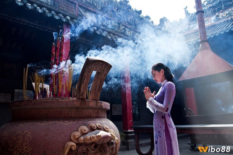 Mơ thấy đi chùa mang tới cảm xúc bình an