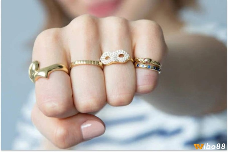 Một sai lầm phổ biến khi giải mã giấc mơ thấy vàng đánh số gì là việc áp dụng máy móc mà không xem xét bối cảnh cụ thể