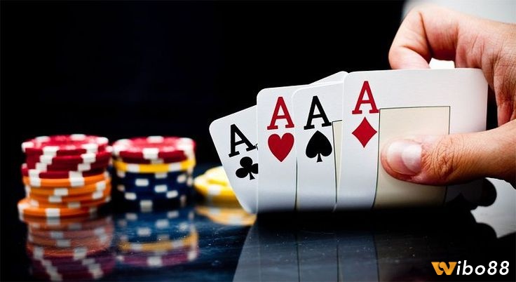 Trước khi tham gia vào các ván poker online tiền thật, nên dành thời gian làm quen với giao diện và các tính năng của nền tảng