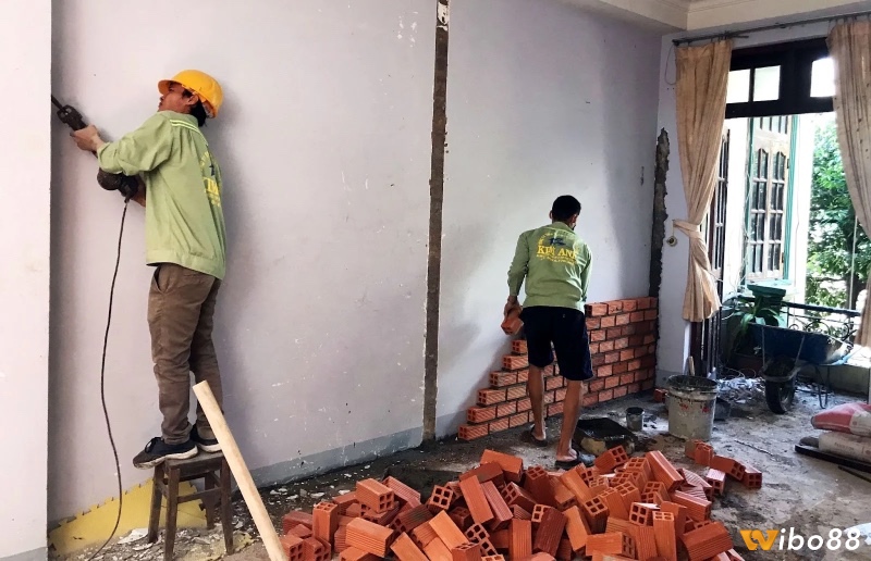 Thể hiện sự khác biệt giữa tinh thần tự lập và khả năng hợp tác trong cách đối mặt với vấn đề.