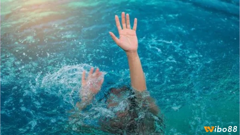 Giải mã giấc mơ thấy người chết đuối và tìm ra thông điệp từ tiềm thức 