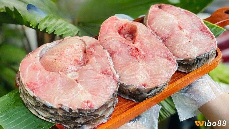 Giấc mơ thấy thịt cá trắm là điềm báo liên quan đến sự sung túc và bình an trong gia đình