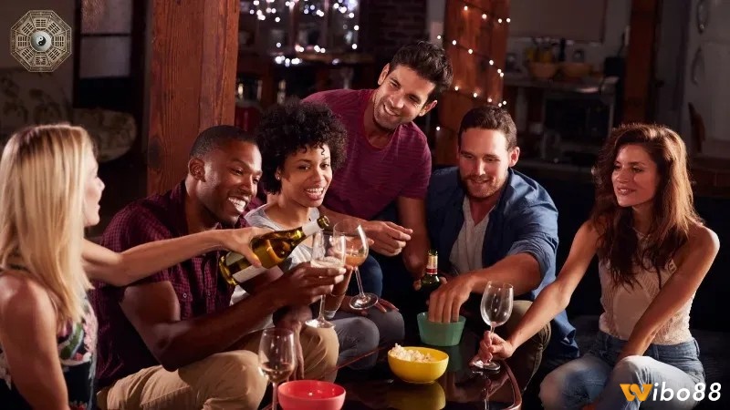 Giấc mơ thấy đi ăn ở công ty hay nhà hàng là điềm báo về con đường quan lộ của bạn