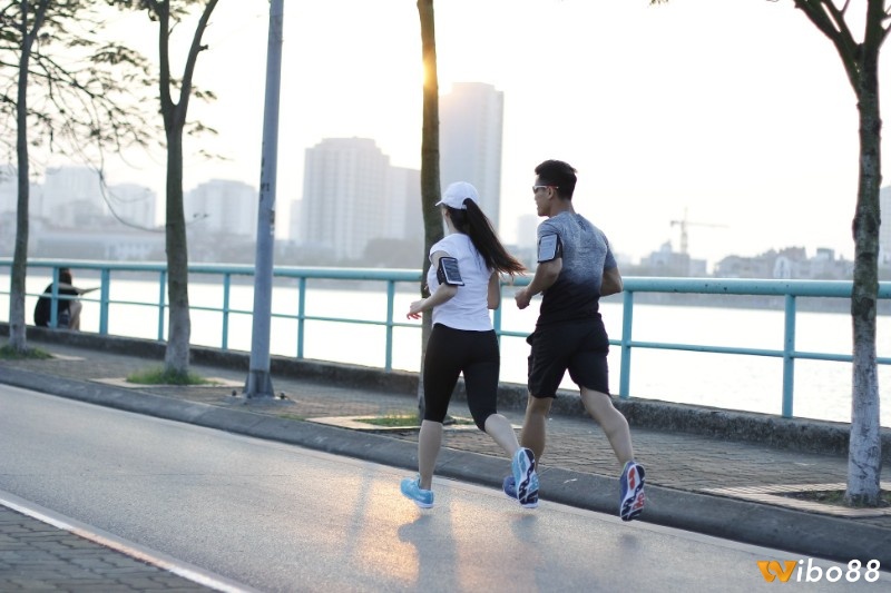 Giấc mơ thấy chạy bộ buổi sáng cho thấy bạn có sự khởi đầu đầy năng lượng và tích cực