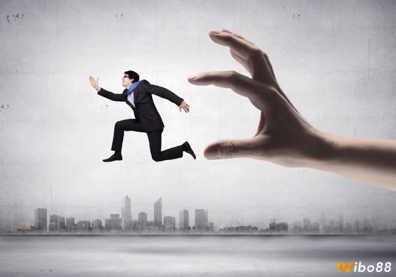 Giấc mơ thấy đang chạy bộ trốn ai đó thể hiện cho sự bất an trong bạn